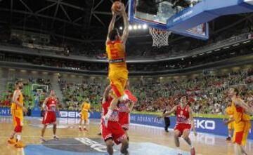 Rudy Fernández vuela ante Croacia en el Eurobasket'13 de Eslovenia.