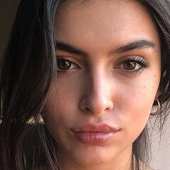 La hija de Cayetano Rivera desafía a Instagram enseñando pezón… y pierde