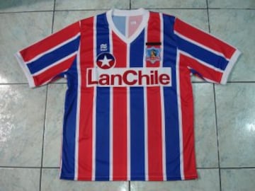 La evolución de las camisetas de Colo Colo en los últimos 10 años