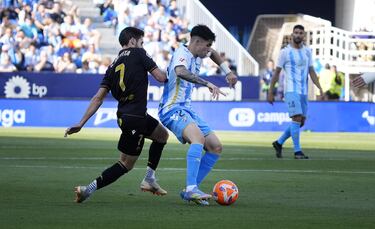 Chupete da al Málaga oxígeno de salvación