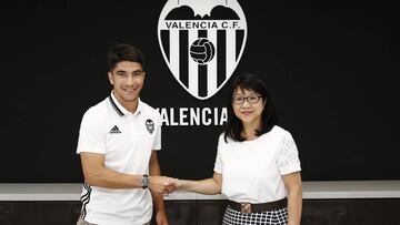 CARLOS SOLER & LAY HOON