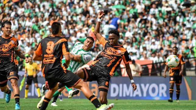 Nacional vence por la mínima a Envigado que tuvo que pelear con 9