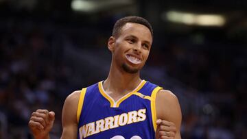 PHOENIX, AZ - OCTOBER 30: Stephen Curry #30 of the Golden State Warriors reacts after a turnover during the second half of the NBA game against the Phoenix Suns at Talking Stick Resort Arena on October 30, 2016 in Phoenix, Arizona. The Warriors defeated the Suns 106 -100. NOTE TO USER: User expressly acknowledges and agrees that, by downloading and or using this photograph, User is consenting to the terms and conditions of the Getty Images License Agreement.   Christian Petersen/Getty Images/AFP
 == FOR NEWSPAPERS, INTERNET, TELCOS &amp; TELEVISION USE ONLY ==