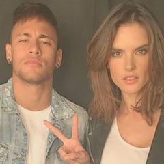 Alessandra Ambrosio: "Me casaría con Neymar y besaría a Cristiano"