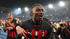 AC Milan's Portuguese forward Rafael Leao celebrates at the end of the UEFA Champions League quarter-finals second leg football match between SSC Napoli and AC Milan on April 18, 2023 at the Diego-Maradona stadium in Naples. (Photo by Alberto PIZZOLI / AFP)