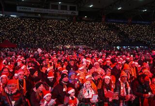 La Navidad más especial: 28.500 hinchas en un estadio... ¡para cantar villancicos!