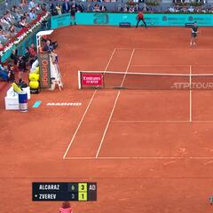 La reacción de Zverev en el punto que resume el palizón de Alcaraz: juega en otra liga
