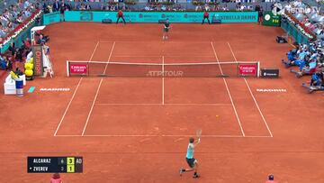 La reacción de Zverev en el punto que resume el palizón de Alcaraz: juega en otra liga