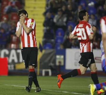 San José se lamenta después de fallar el penalti.