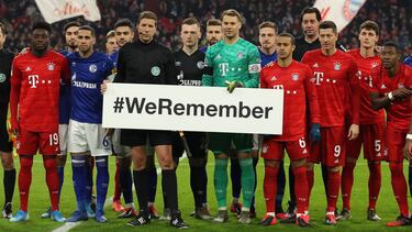 Los jugadores del Bayern y del Schalke posaron juntos.