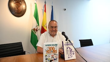 Alfredo Relaño, durante la presentación de su libro.