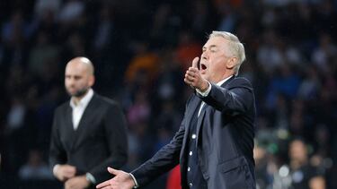 VIGO (PONEVEDRA), 19/10/2024.- El entrenador del Real Madrid, Carlo Ancelotti, durante el partido de la décima jornada de LaLiga EA Sports que Celta de Vigo y Real Madrid disputan este sábado en el estadio de Balaídos. EFE/Lavandeira