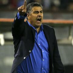 Escobar cuenta cómo jugará la U: disciplina, presión y estética