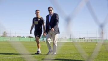 Sepulcre, con Escribá, entrenador del equipo.