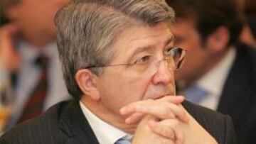 <strong>TRANQUILIDAD.</strong> Cerezo transmitió su confianza al equipo por medio de sus capitanes.