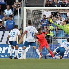 El Málaga respira y el Tenerife se llena de dudas