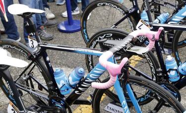 Carapaz: “No quise quitarme la camiseta rosa ni para dormir”