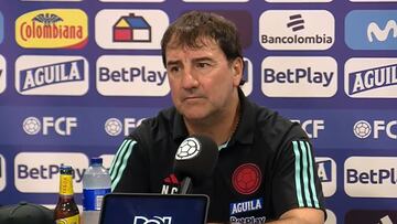 Néstor Lorenzo, técnico de la Selección Colombia analiza el partido ante Brasil.