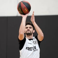 Rigo renueva Bilbao y cumplirá su tercer año en Miribilla