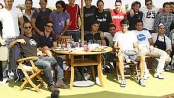 <b>FOTO DE FAMILIA. </b>Al final del almuerzo todos los presentes se hicieron una foto juntos para inmortalizar el momento.