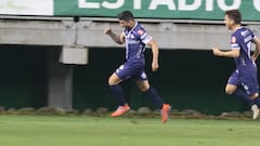 Santa Cruz ganó en un duelo marcado por uno de los peores penales de la historia