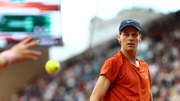 Tennis - French Open - Roland Garros, Paris, France - May 27, 2024 Italy's Jannik Sinner during his first round match against Christopher Eubanks of the U.S. REUTERS/Lisi Niesner
