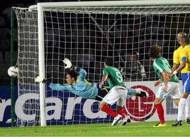 Los mejores partidos de Memo Ochoa con Selección Mexicana