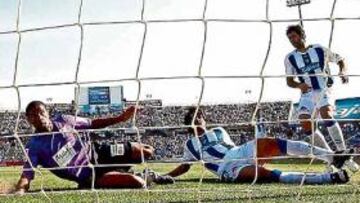 <b>INAPELABLE. </b>Eliseu abrió la cuenta goleadora en el Nuevo Colombino y sería el encargado de cerrarla también con el cuarto gol.