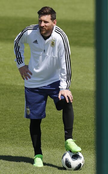 Argentina entrena antes de su debut en el Mundial