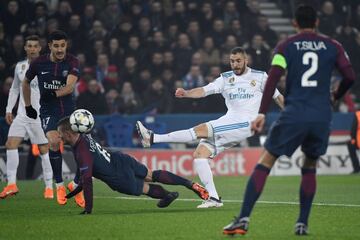 Chance for Benzema.