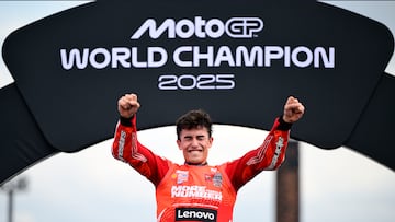 Marc Márquez celebra su título con Ducati, noveno en MotoGP.