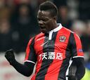 Raiola se pasea por Italia ofreciendo a Balotelli
