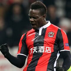 Raiola se pasea por Italia ofreciendo a Balotelli