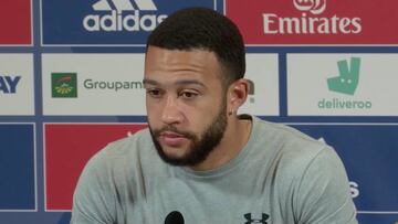 Depay explica que se queda en Lyon... y sus caras le delatan