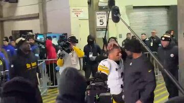Mike Tomlin shares heartfelt moment with Russell Wilson after victory