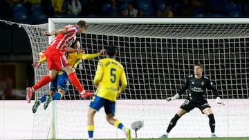 Horkas aguanta el pulso con Cillessen