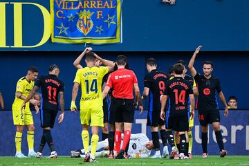 Las primeras valoraciones, según ha podido saber AS, indican que Ter Stegen sufre una lesión en el tendón rotuliano de la rodilla derecha. Se descarta, en principio, que tenga roto el cruzado. 