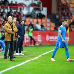 Cambio de cromos en el banquillo: se va Luis César y llega Parralo