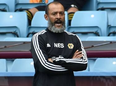 Por ahora, Nuno no piensa en el futuro de Raúl Jiménez