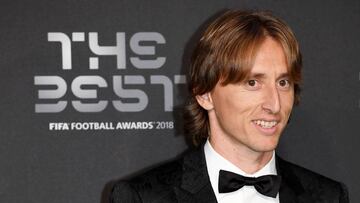 EPA8663. LONDRES (REINO UNIDO), 24/09/2018.- El futbolista croata Luka Modric posa a su llegada a los premios ''FIFA the Best 2018'' hoy, lunes 24 de septiembre de 2018, en Londres (Reino Unido). EFE/Facundo Arrizabalaga