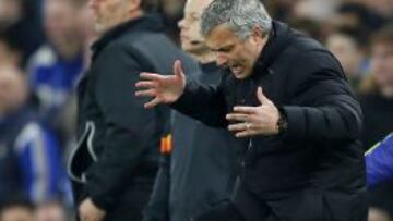 Mourinho: "No hay que patear ahora las mesas y las puertas"