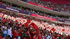 Al Khor (Qatar), 23/11/2022.- Fans of Morocco cheer prior to the FIFA World Cup 2022 group F soccer match between Morocco and Croatia at Al Bayt Stadium in Al Khor, Qatar, 23 November 2022. (Mundial de Fútbol, Croacia, Marruecos, Catar) EFE/EPA/Noushad Thekkayil
