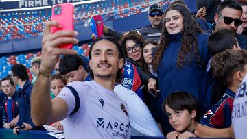 08/04/26 ENTRENAMIENTO DEL LEVANTE
firmas autografos seguidores