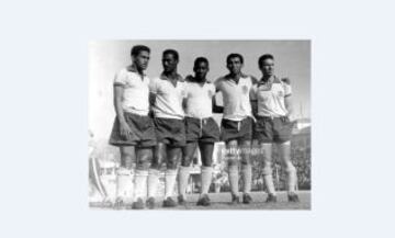 La selecci&oacute;n de Brasil posa en la previa a un duelo del Mundial de 1962.