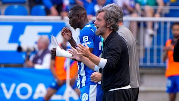 Quique en el cambio de Diabate.