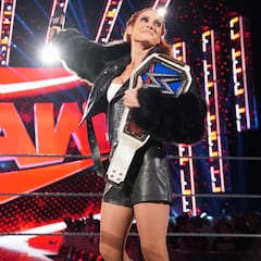 Lynch regresa a Raw y avisa que volverá a ser "Becky two belts"