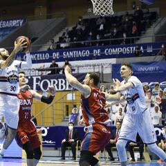 El Monbus Obradoiro respira con una remontada increíble