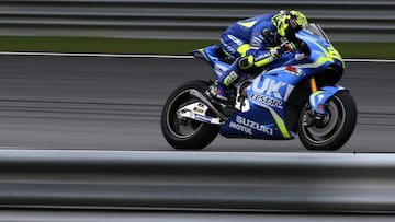 Andrea Iannone con la Suzuki en Sepang.