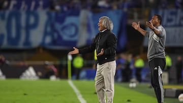 Alberto Gamero durante el partido entre Millonarios y Nacional por la ida de la final de la Copa BetPlay.