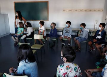 La mascarilla será obligatoria para niños a partir de seis años, incluso en clase. EFE/ Jesús Diges